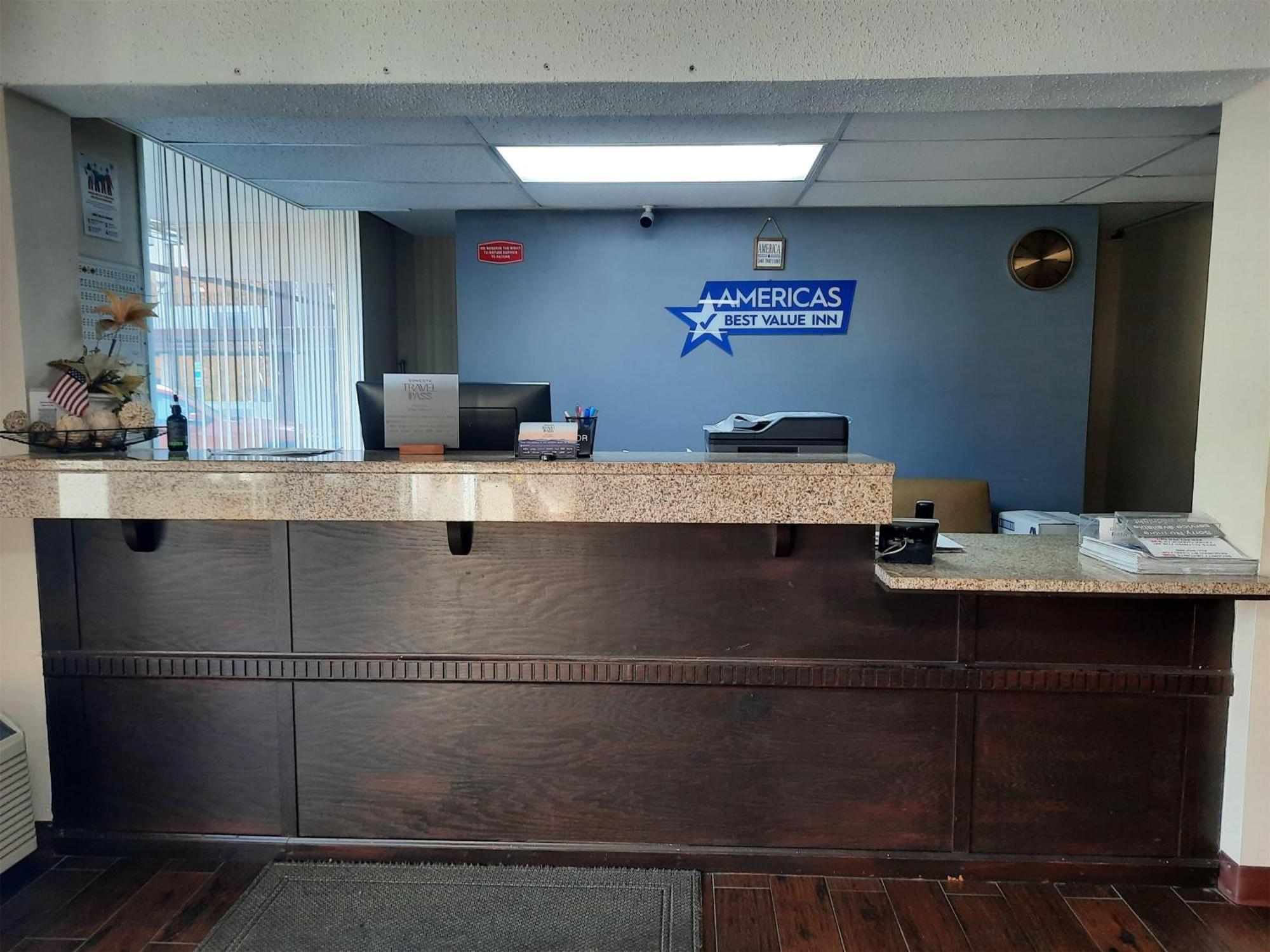 Americas Best Value Inn Moline Εξωτερικό φωτογραφία